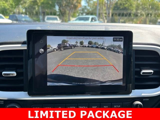 Used 2022 Hyundai Venue Limited FWD image 23
