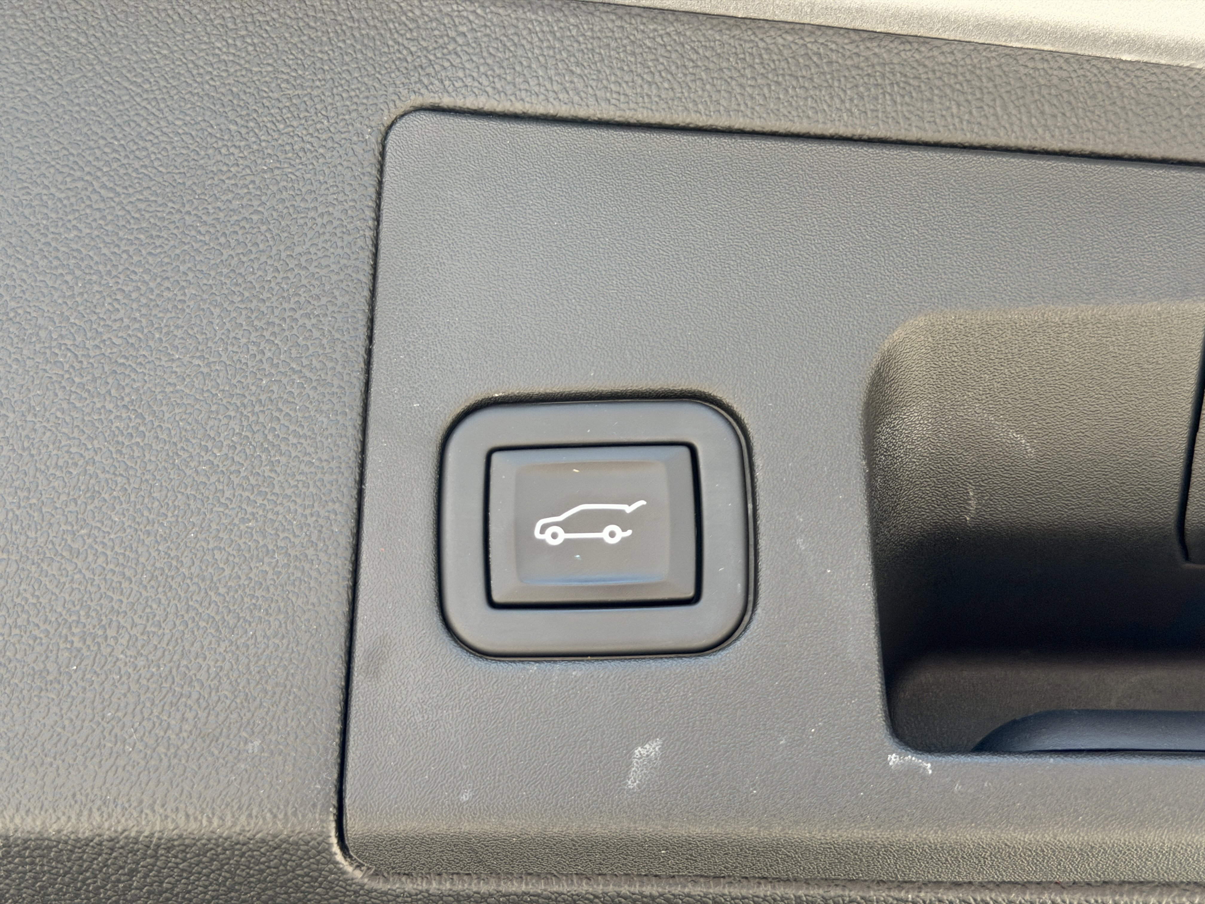 Used 2024 Cadillac XT5 Luxury FWD image 11