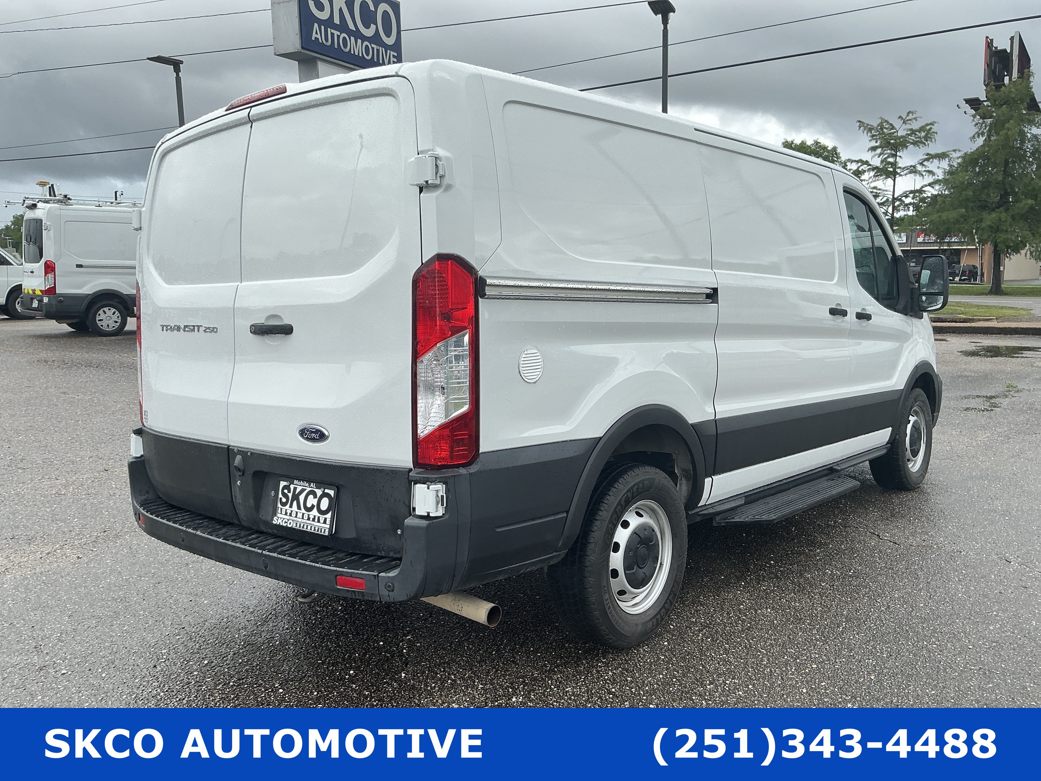 Used 2020 Ford Transit 250 Low Roof w/ Upfitter Package RWD image 5