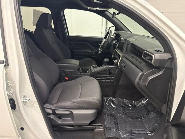 Used 2025 Toyota Tacoma SR AWD/4WD image 21