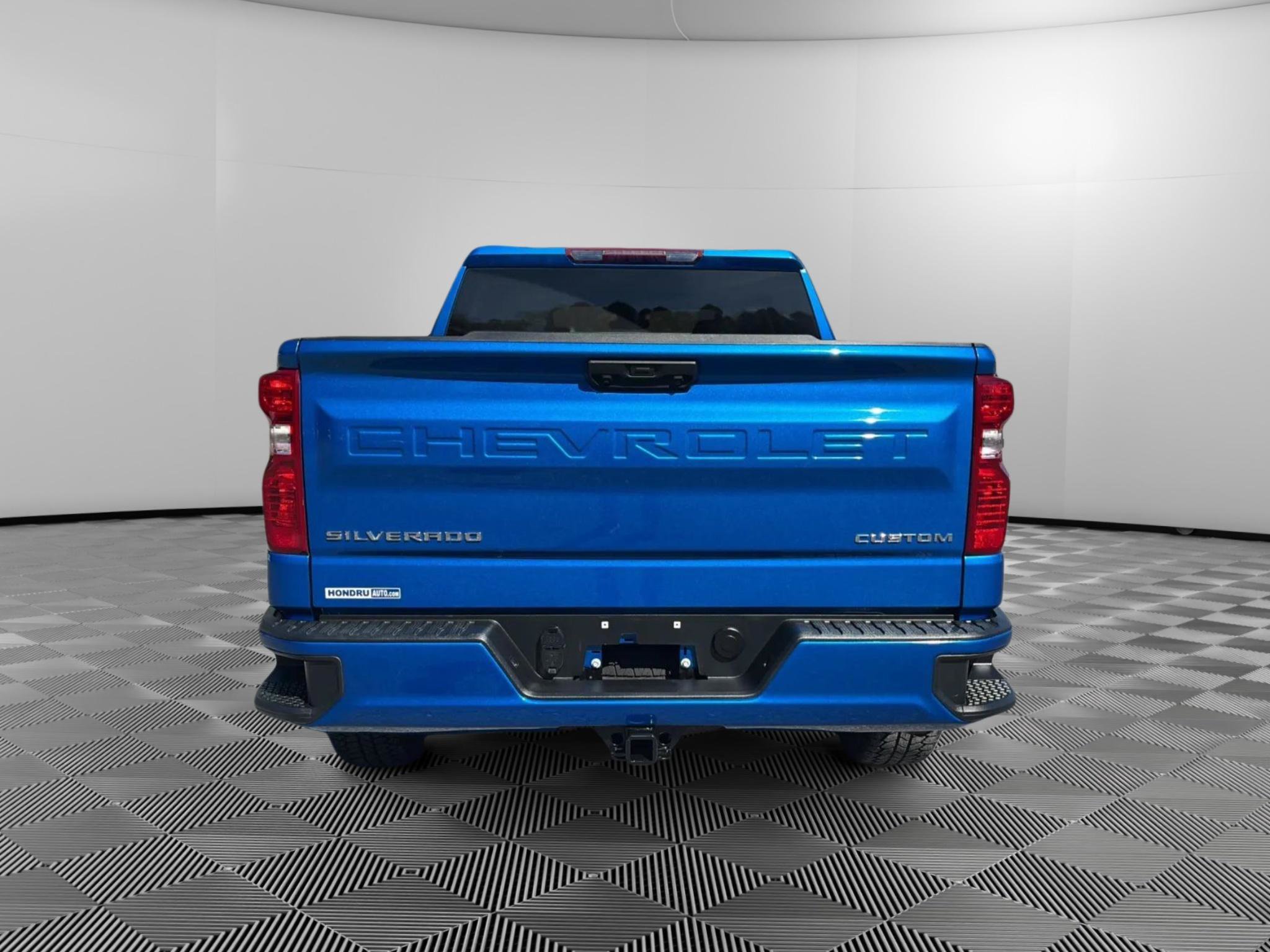Used 2023 Chevrolet Silverado 1500 Custom AWD/4WD image 8
