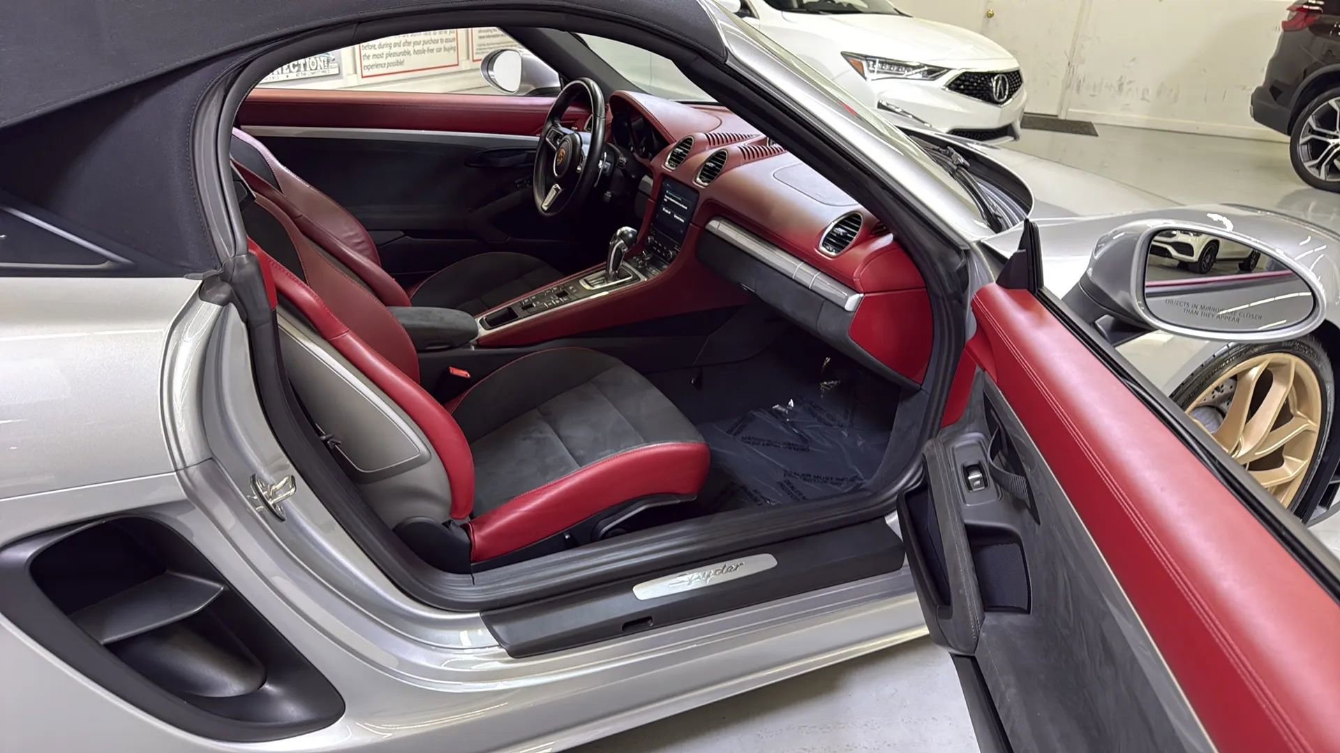 Used 2022 Porsche 718 Boxster Spyder RWD image 18
