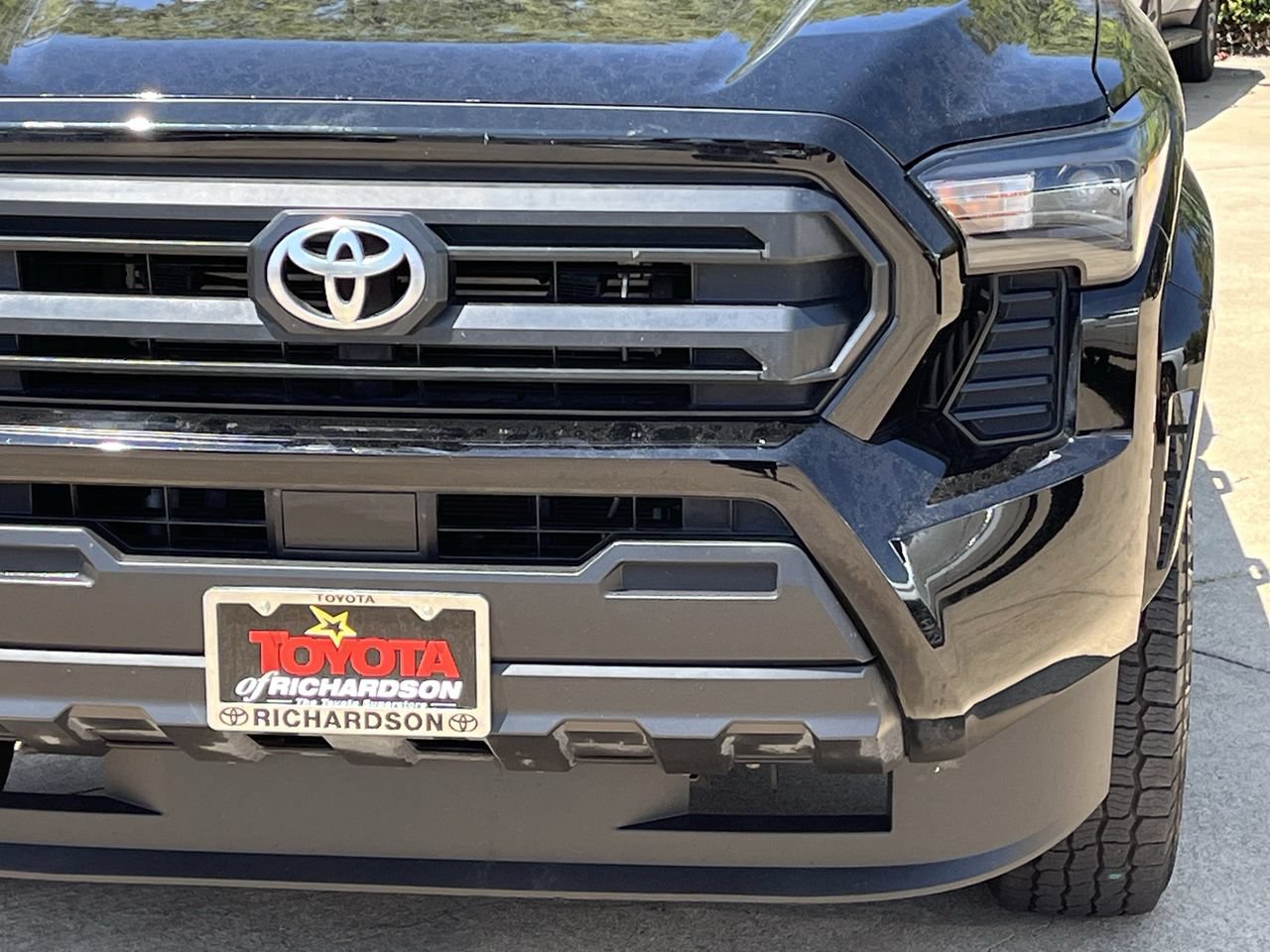Used 2025 Toyota Tacoma SR AWD/4WD image 8