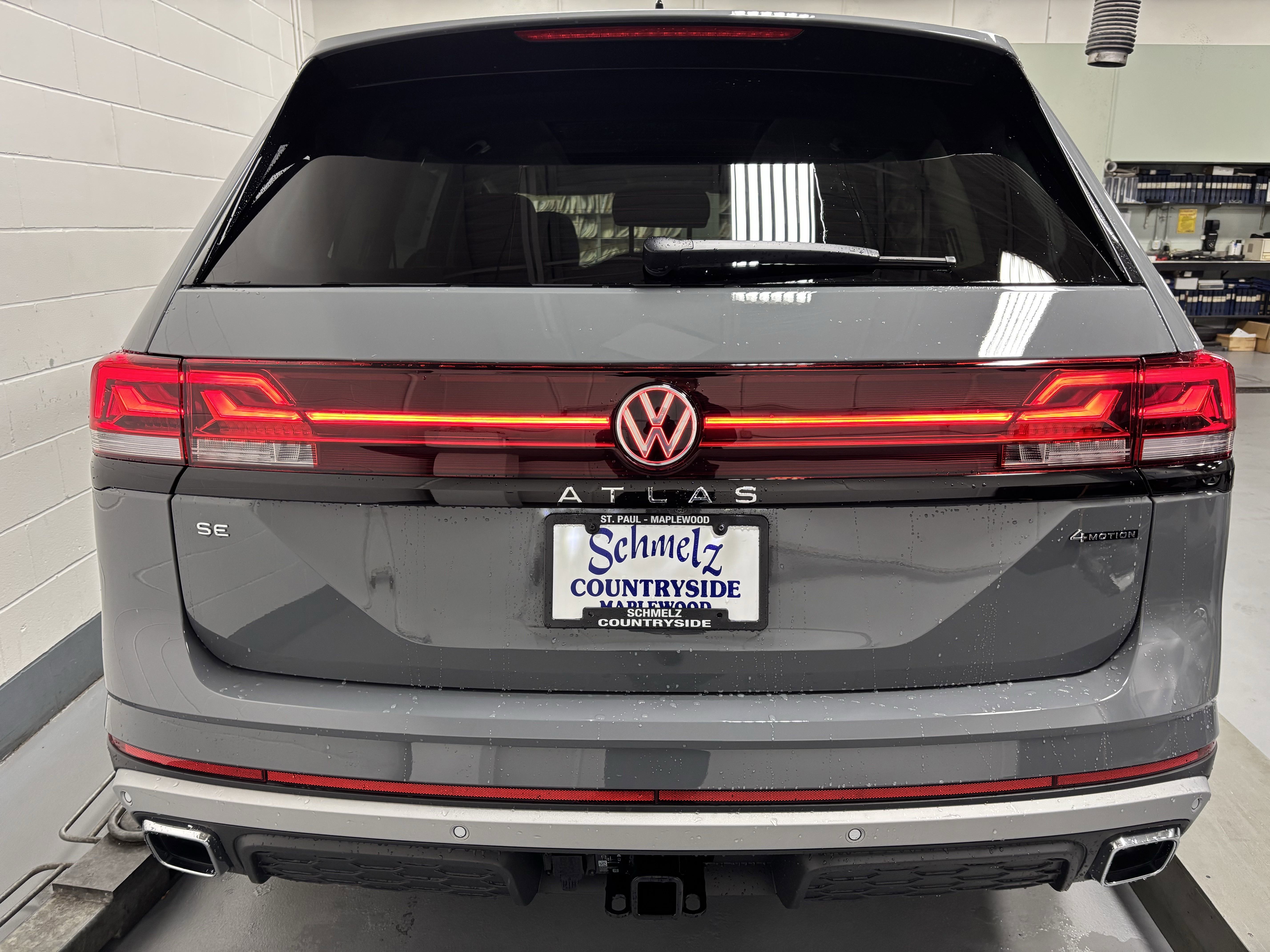 New 2025 Volkswagen Atlas Peak Edition SE image 28