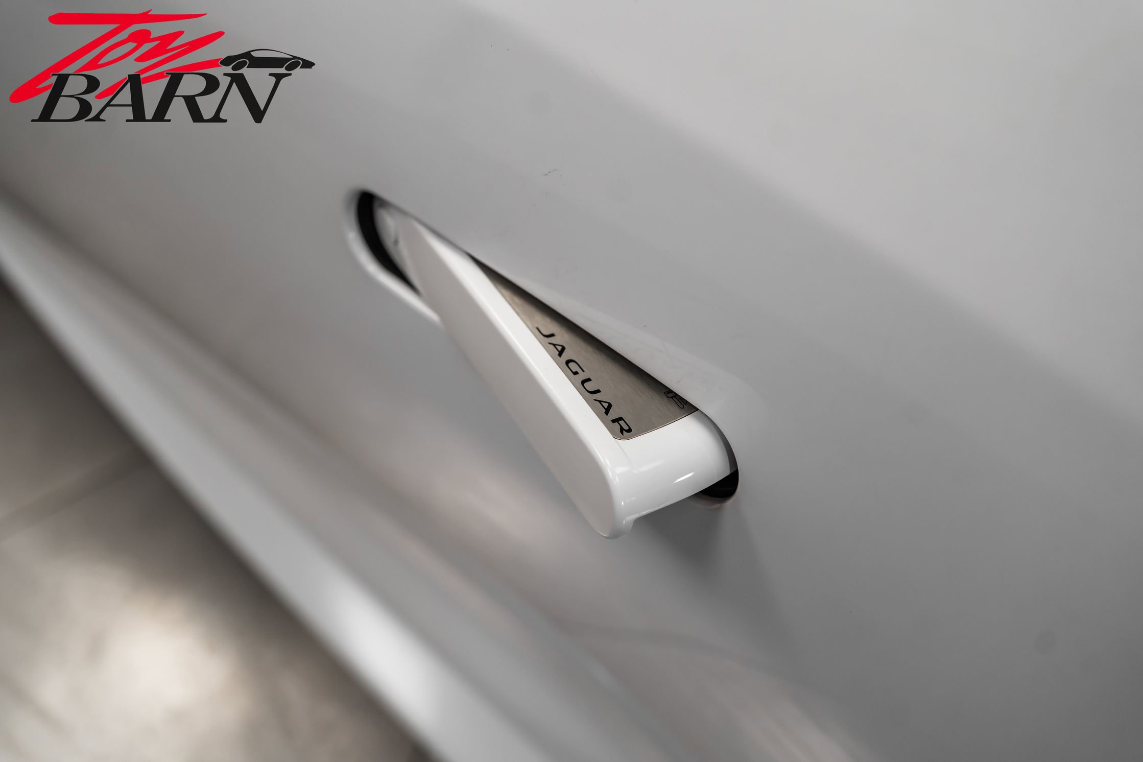 Used 2016 Jaguar F-TYPE S image 22