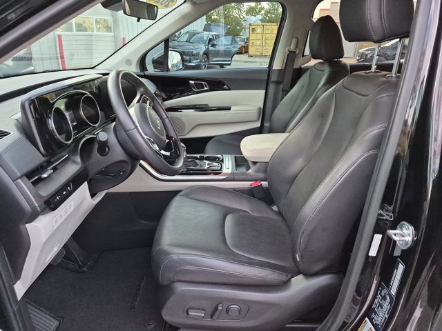 Certified 2024 Kia Carnival EX FWD image 12