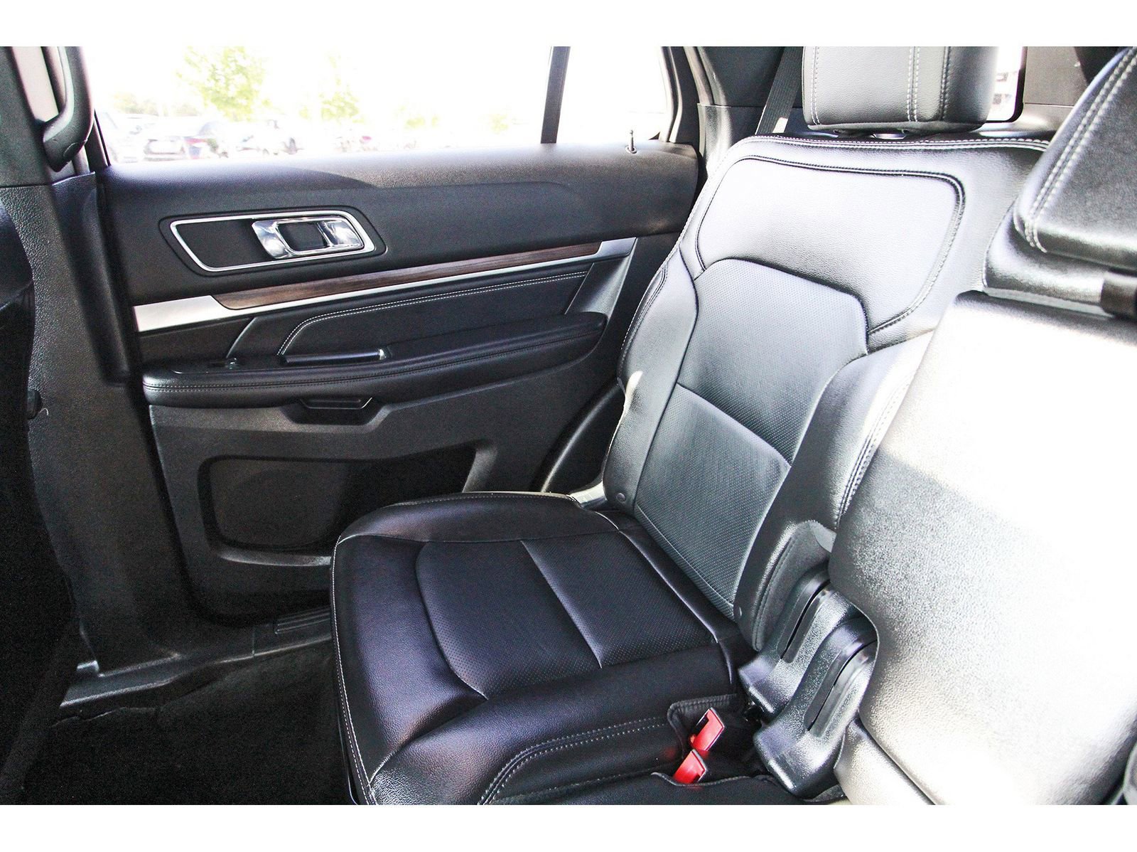 Used 2018 Ford Explorer Limited image 14