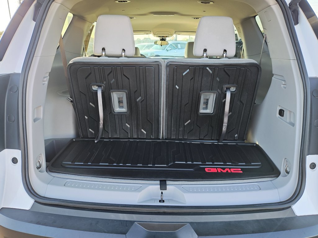 Used 2023 GMC Acadia SLE w/ Driver Convenience Package FWD image 9