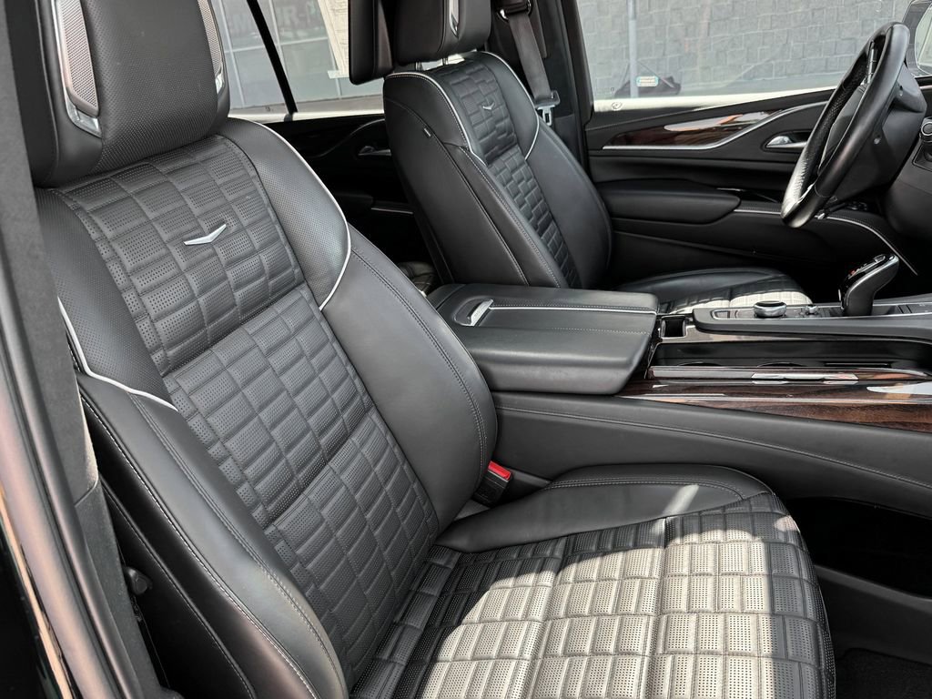 Used 2021 Cadillac Escalade Sport Platinum w/ Heavy-Duty Trailer Package AWD/4WD image 30