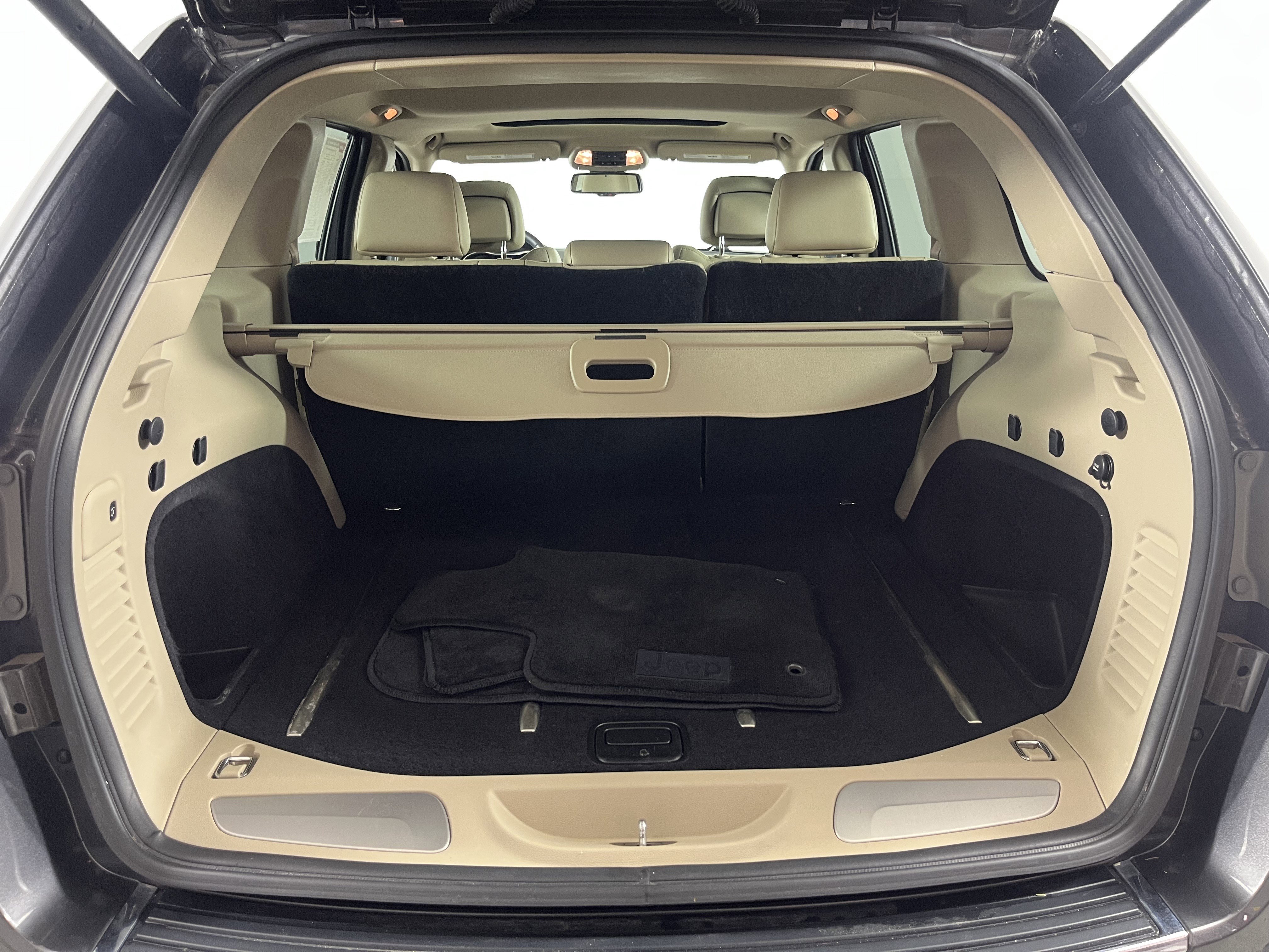 Used 2015 Jeep Grand Cherokee Limited w/ Trailer Tow Group IV image 28