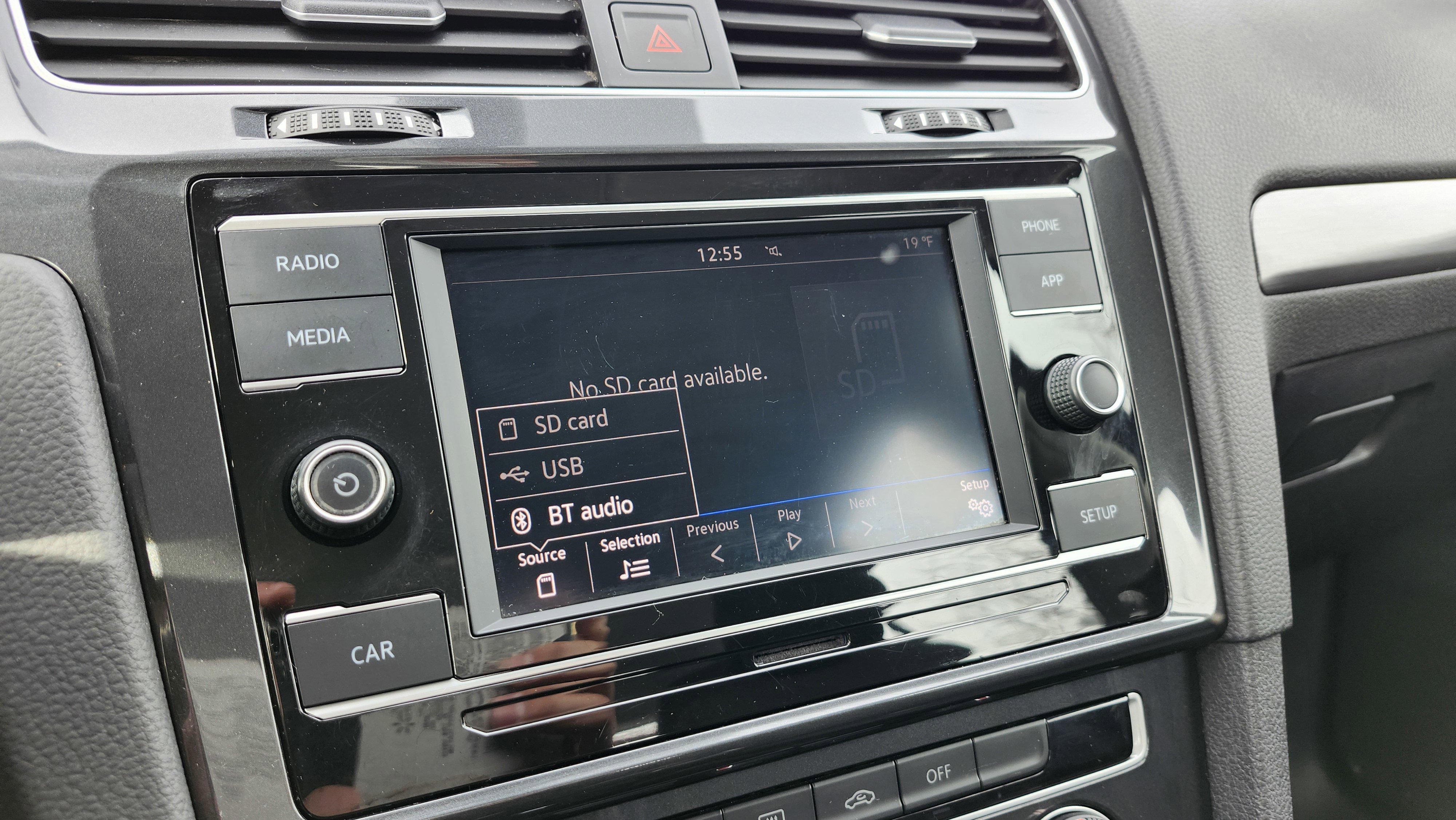 Used 2019 Volkswagen Golf S w/ Driver Assistance Package image 4