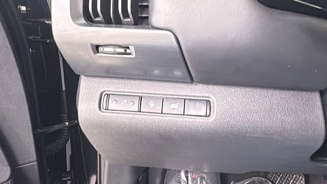 Certified 2025 Nissan Pathfinder SL image 34