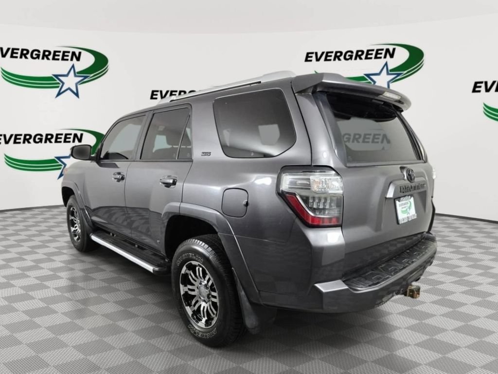 Used 2016 Toyota 4Runner SR5 AWD/4WD image 3