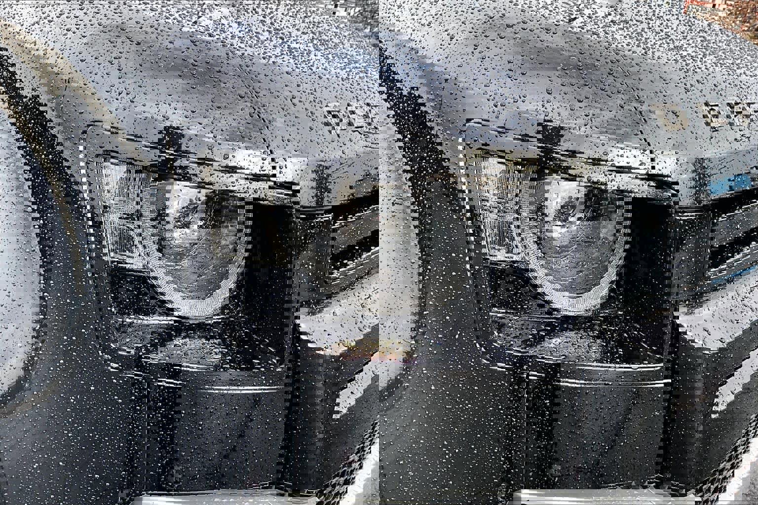 Used 2024 Land Rover Defender 110 S image 28