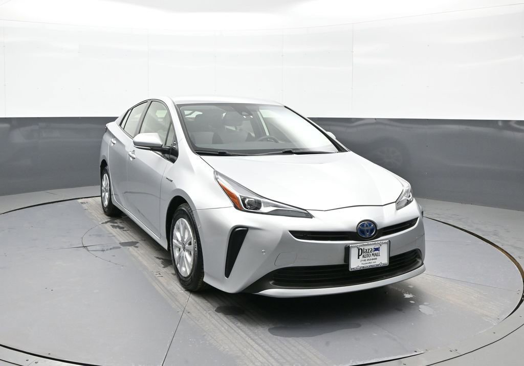 Certified 2022 Toyota Prius LE image 3