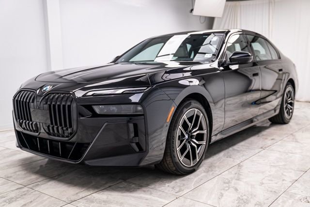 Used 2023 BMW 760i xDrive image 6