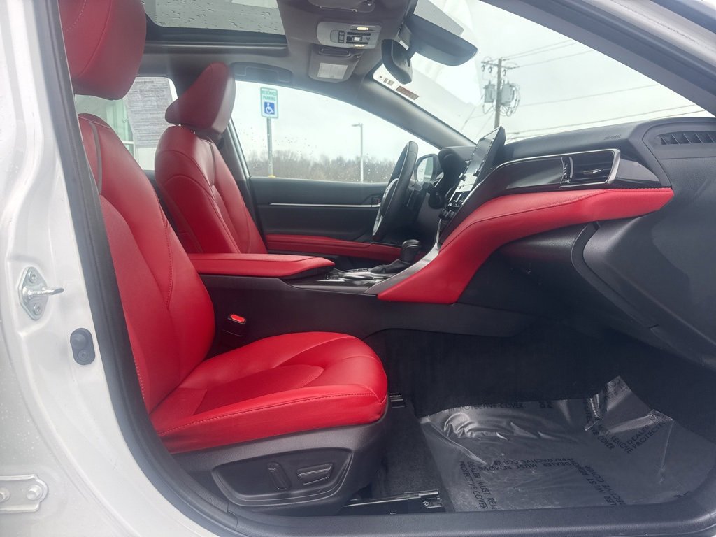 Used 2023 Toyota Camry XSE image 9