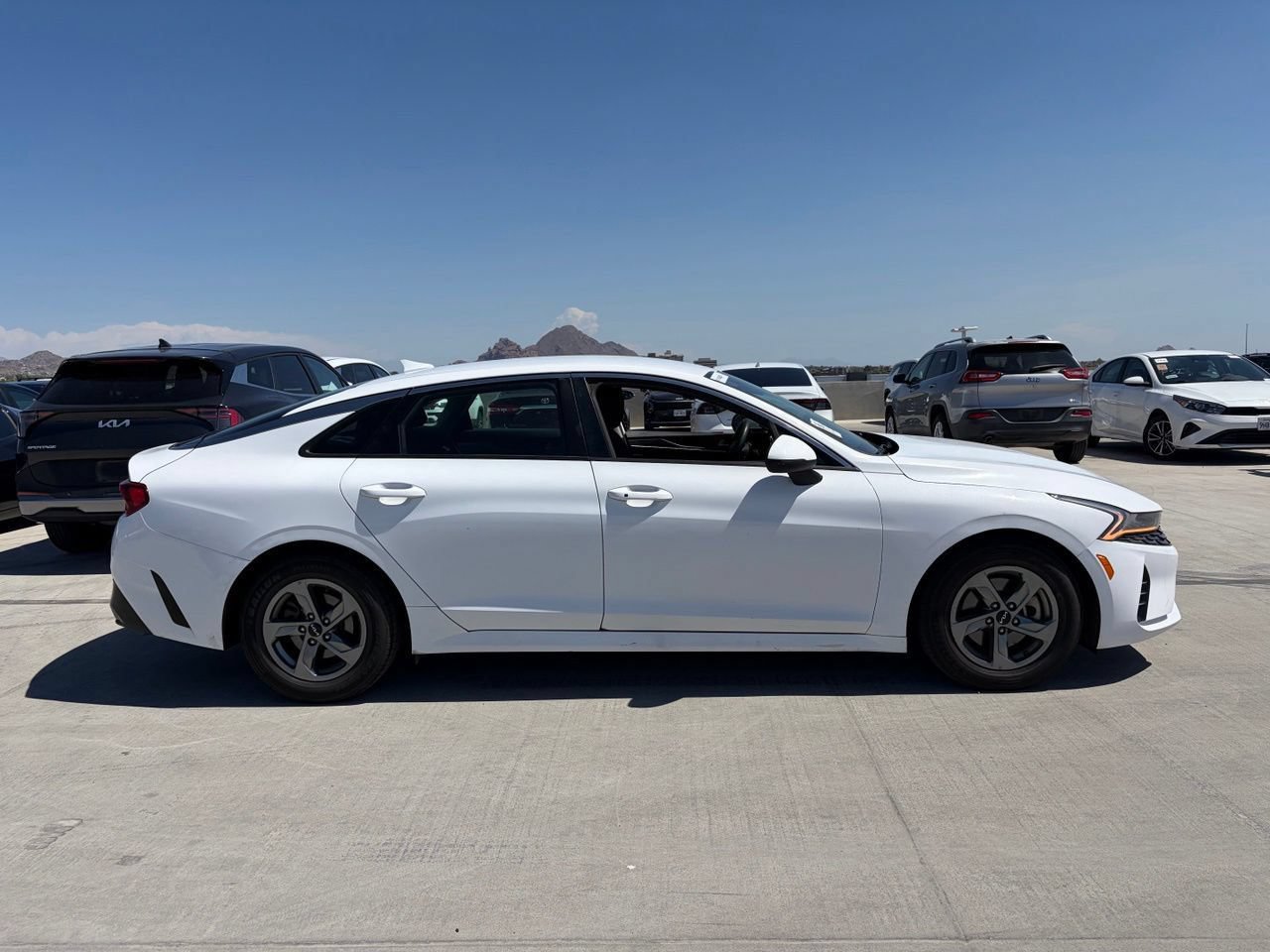 Used 2022 Kia K5 LXS FWD image 3