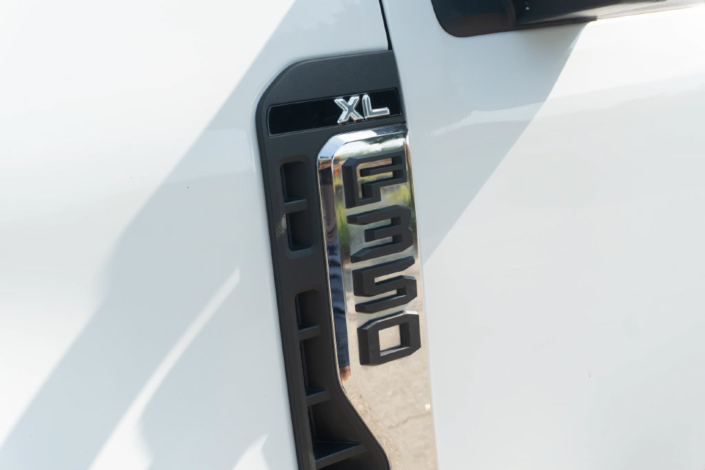 Used 2025 Ford F350 XL RWD image 3