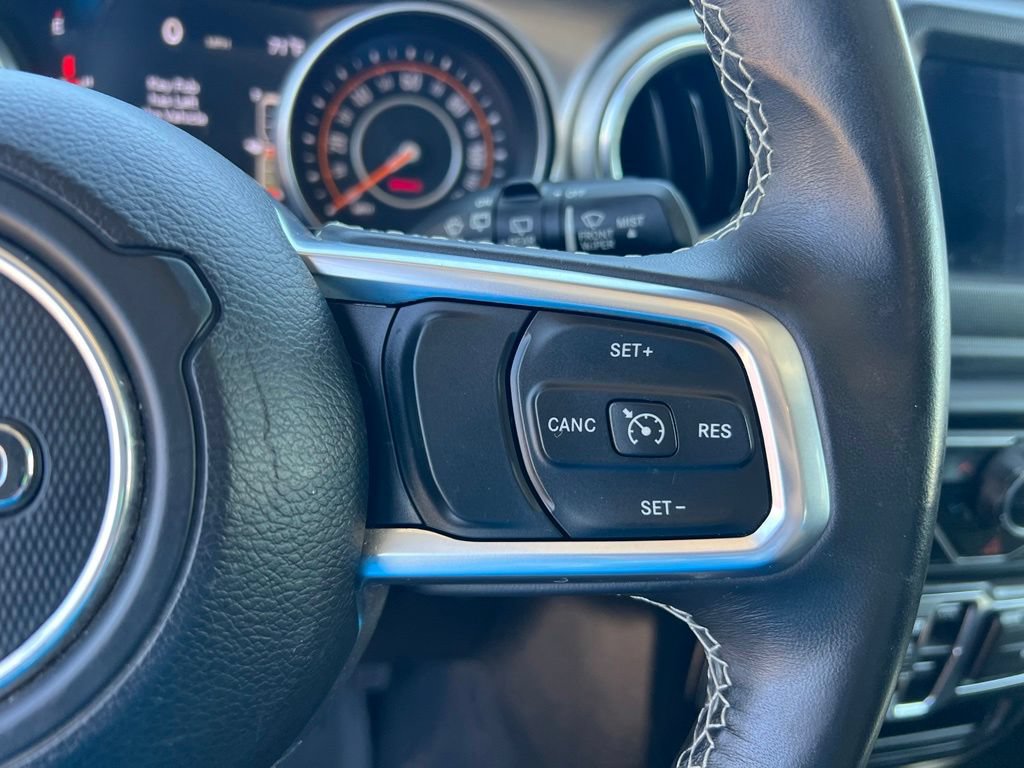 Used 2019 Jeep Wrangler Unlimited Sahara AWD/4WD image 35