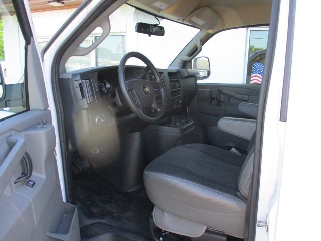 Used 2024 Chevrolet Express 2500 w/ Driver Convenience Package RWD image 10