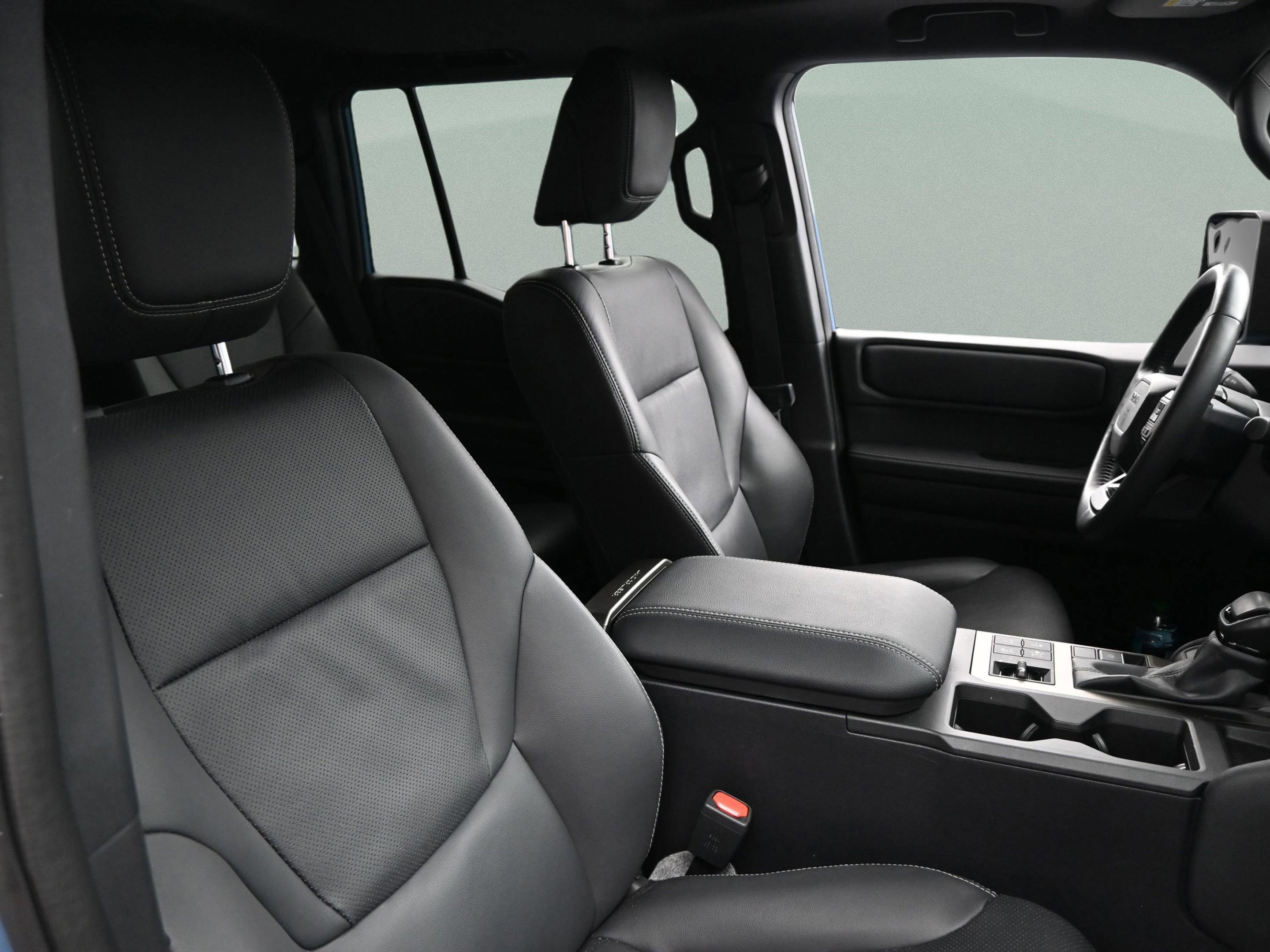 Certified 2024 Toyota Land Cruiser image 38