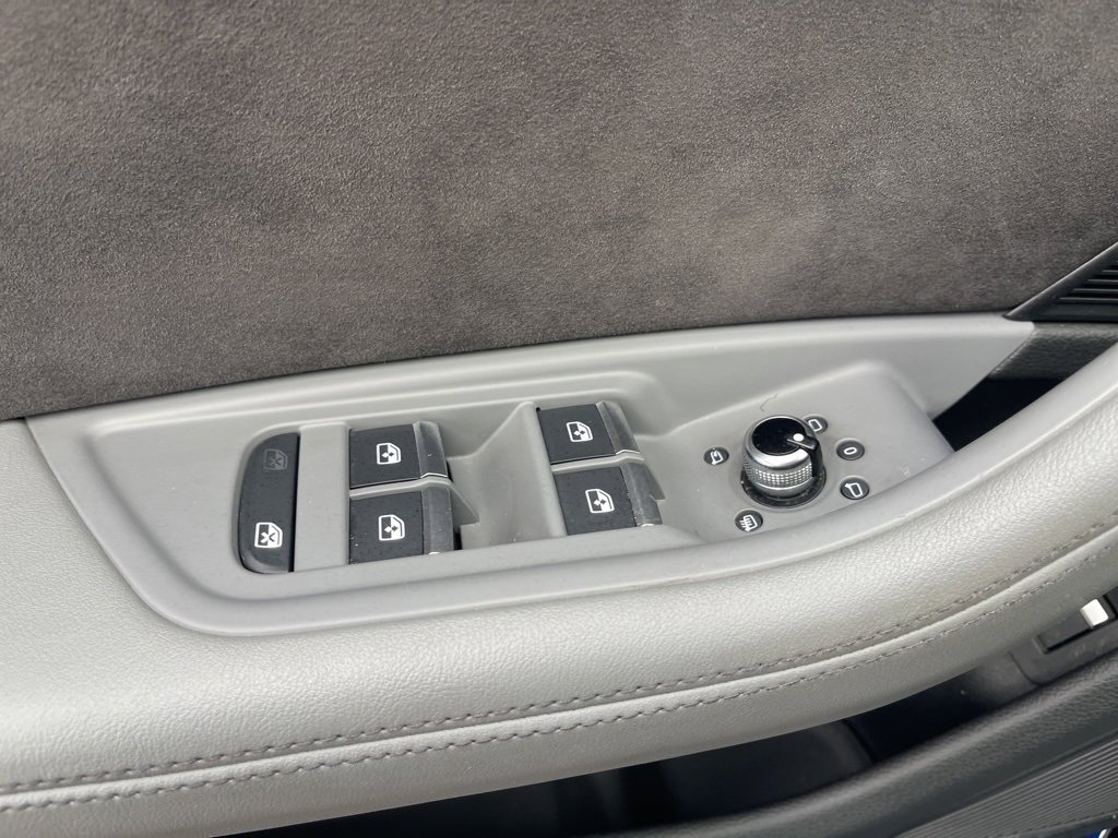 Used 2018 Audi S4 Premium Plus w/ Navigation Package image 32