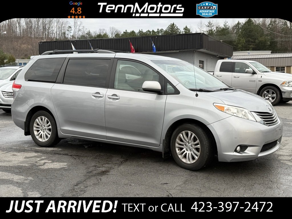 Used 2014 Toyota Sienna XLE image 4