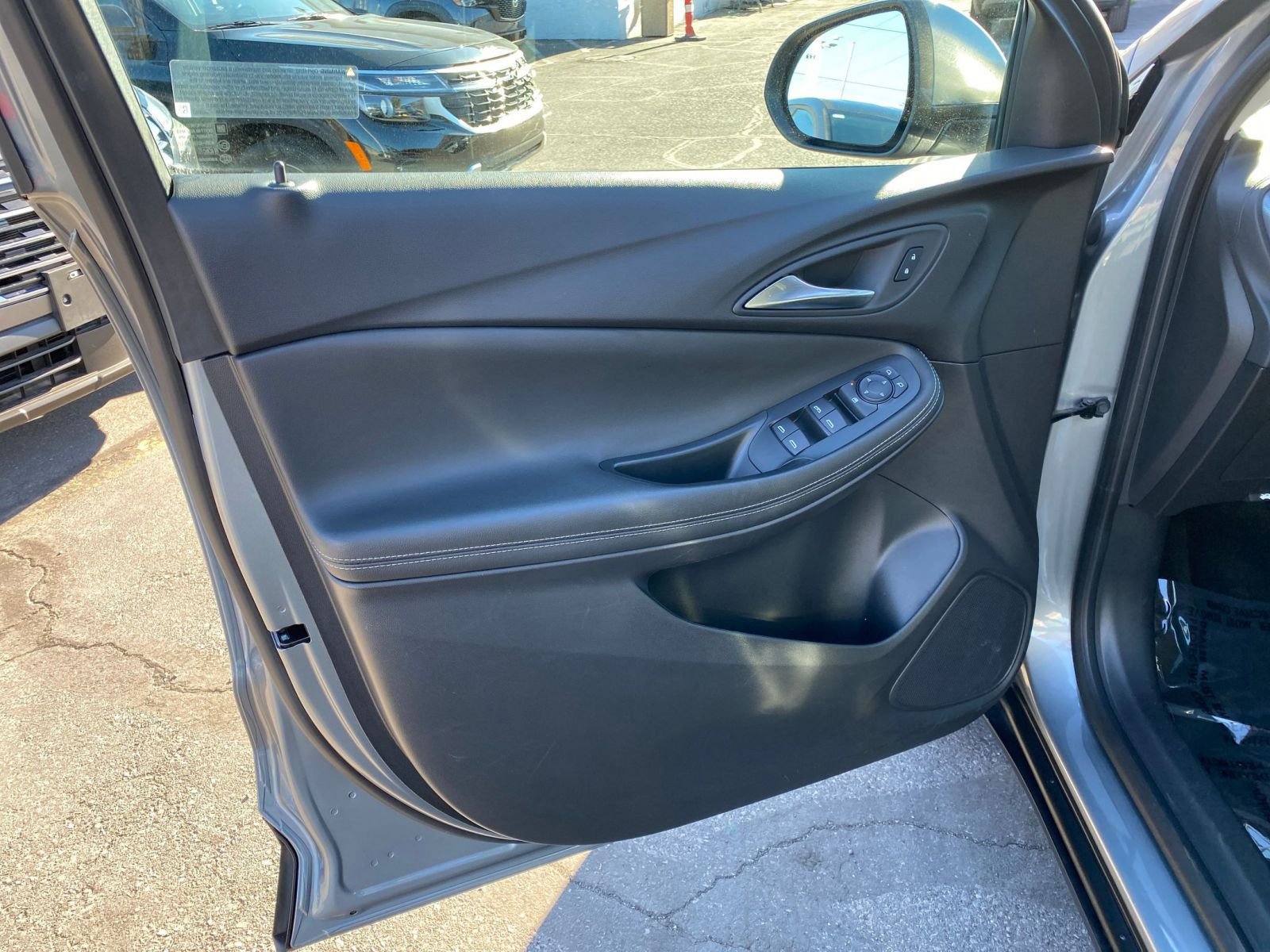 Used 2025 Buick Encore GX Preferred FWD image 18
