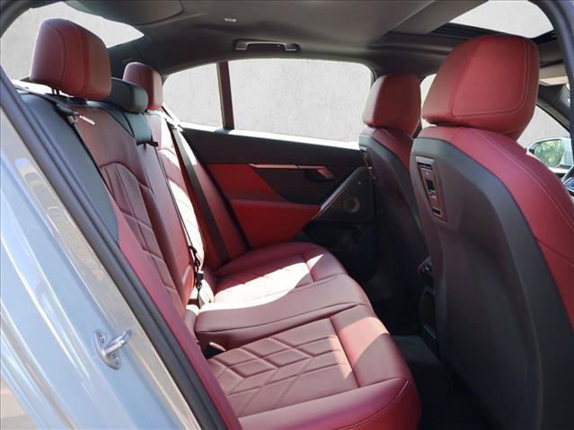Used 2026 BMW i5 eDrive40 AWD/4WD image 24