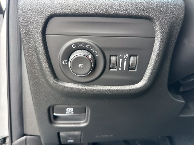 New 2026 Jeep Grand Cherokee Limited w/ Limited Altitude Package AWD/4WD image 18
