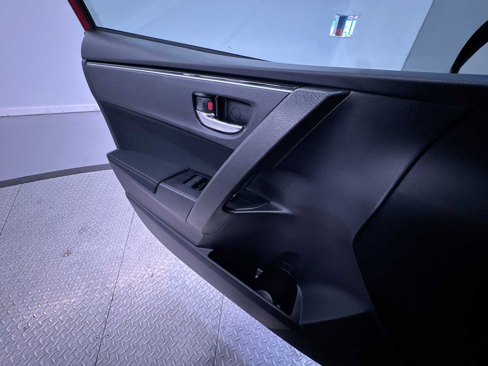 Used 2019 Toyota Corolla LE w/ LE Premium Package w/Moonroof FWD image 31