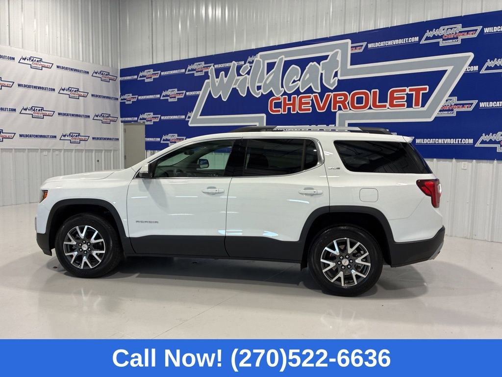 Used 2023 GMC Acadia SLE w/ Driver Convenience Package image 3