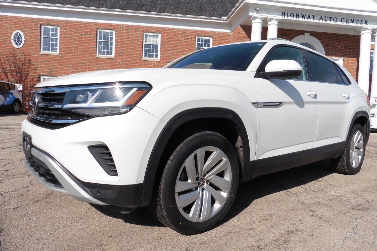 Used 2022 Volkswagen Atlas Cross Sport SE image 19