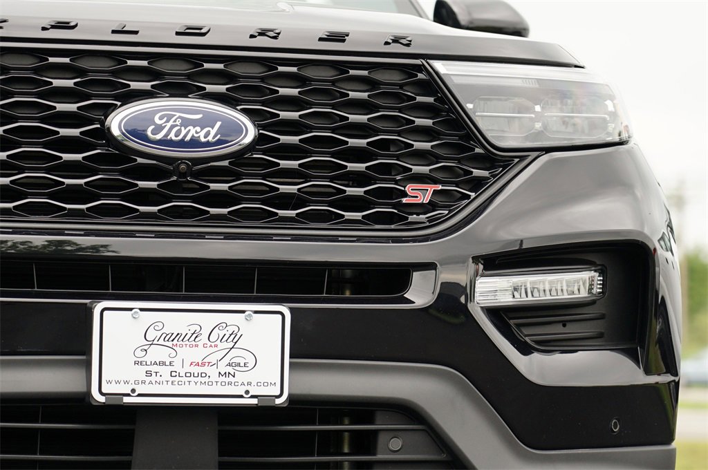 Used 2023 Ford Explorer ST w/ Technology Package image 9
