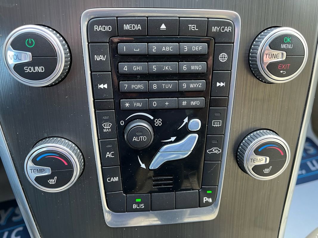 Used 2015 Volvo XC60 T5 w/ Proximity Package image 10