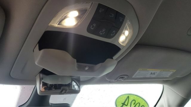 Used 2024 Chrysler Pacifica Touring-L FWD image 19