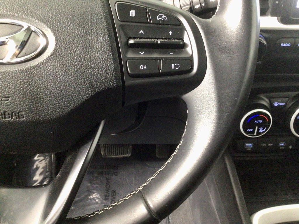 Used 2023 Hyundai Venue Limited w/ Cargo Package image 24