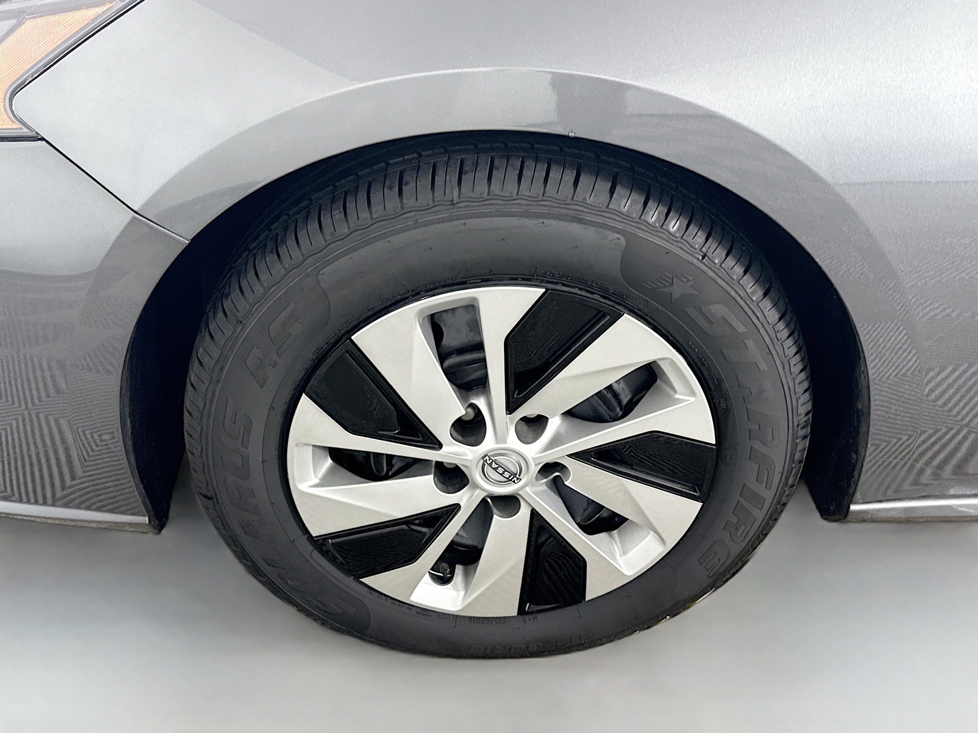 Used 2024 Nissan Altima 2.5 S image 38