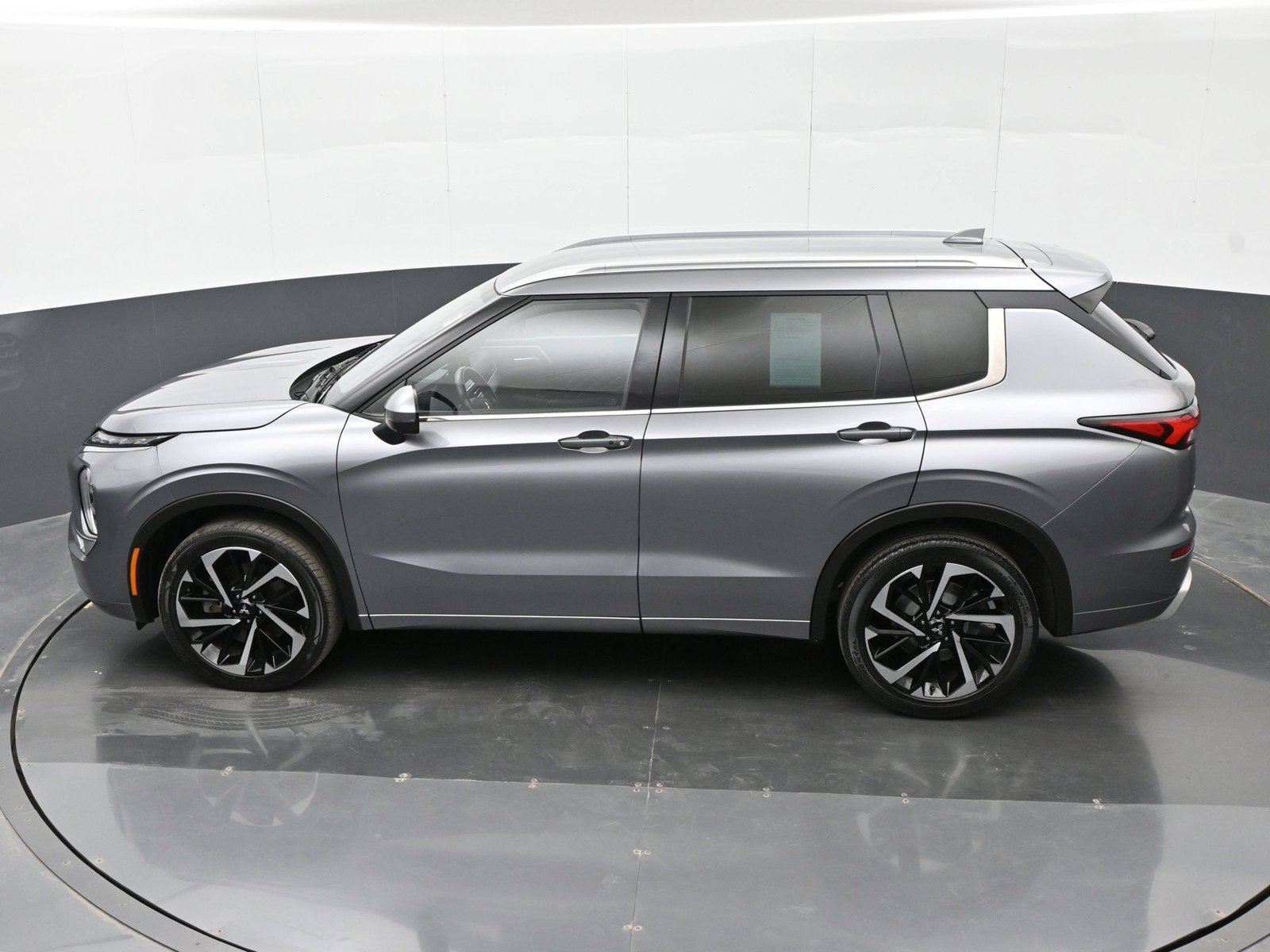 Used 2022 Mitsubishi Outlander SEL FWD image 35