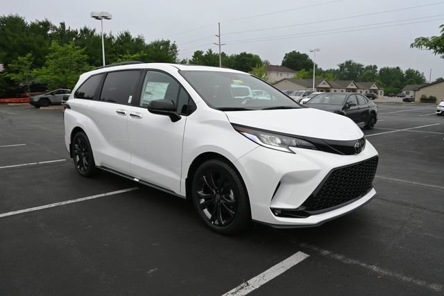 New 2026 Toyota Sienna XSE