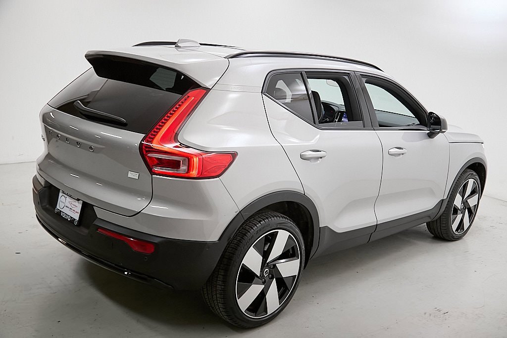 Certified 2023 Volvo XC40 Recharge Ultimate image 10
