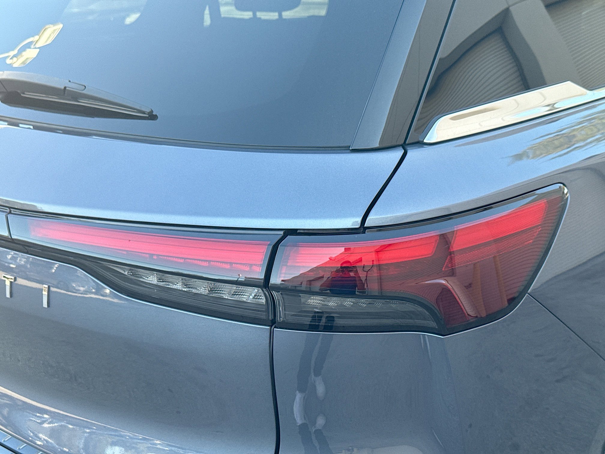 Used 2022 INFINITI QX60 Sensory w/ Cargo Package image 27