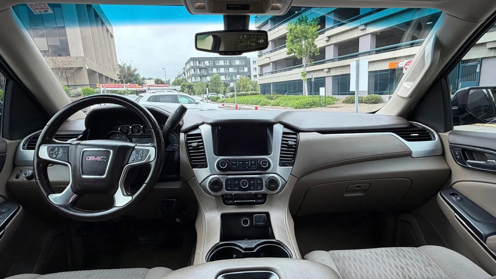 Used 2017 GMC Yukon XL SLE image 13