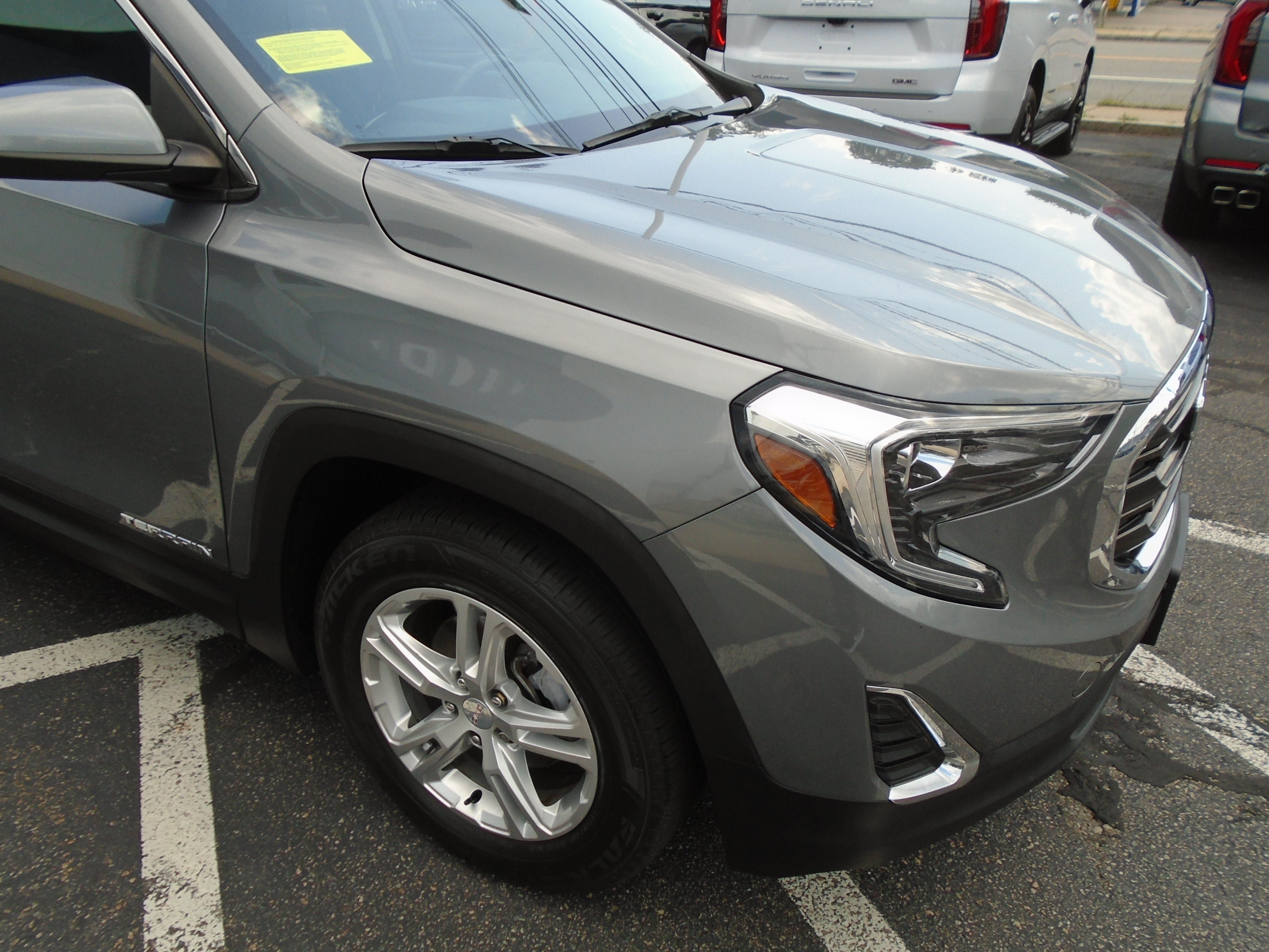 Used 2021 GMC Terrain SLE w/ Driver Convenience Package AWD/4WD image 13
