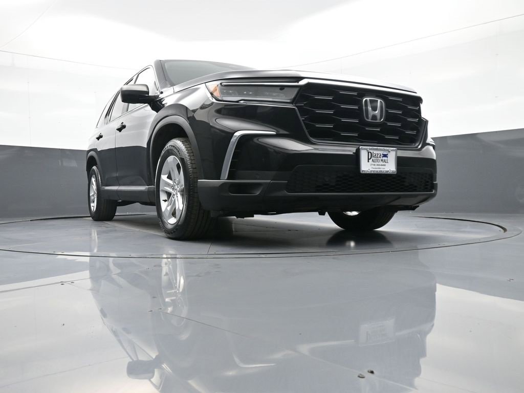 Used 2023 Honda Pilot LX image 28