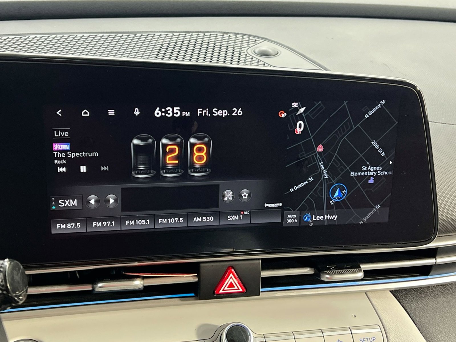 Used 2022 Hyundai Elantra Limited image 22