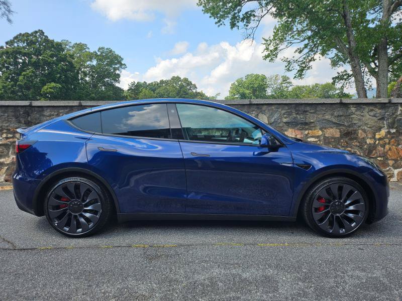 Used 2023 Tesla Model Y Performance AWD/4WD image 10