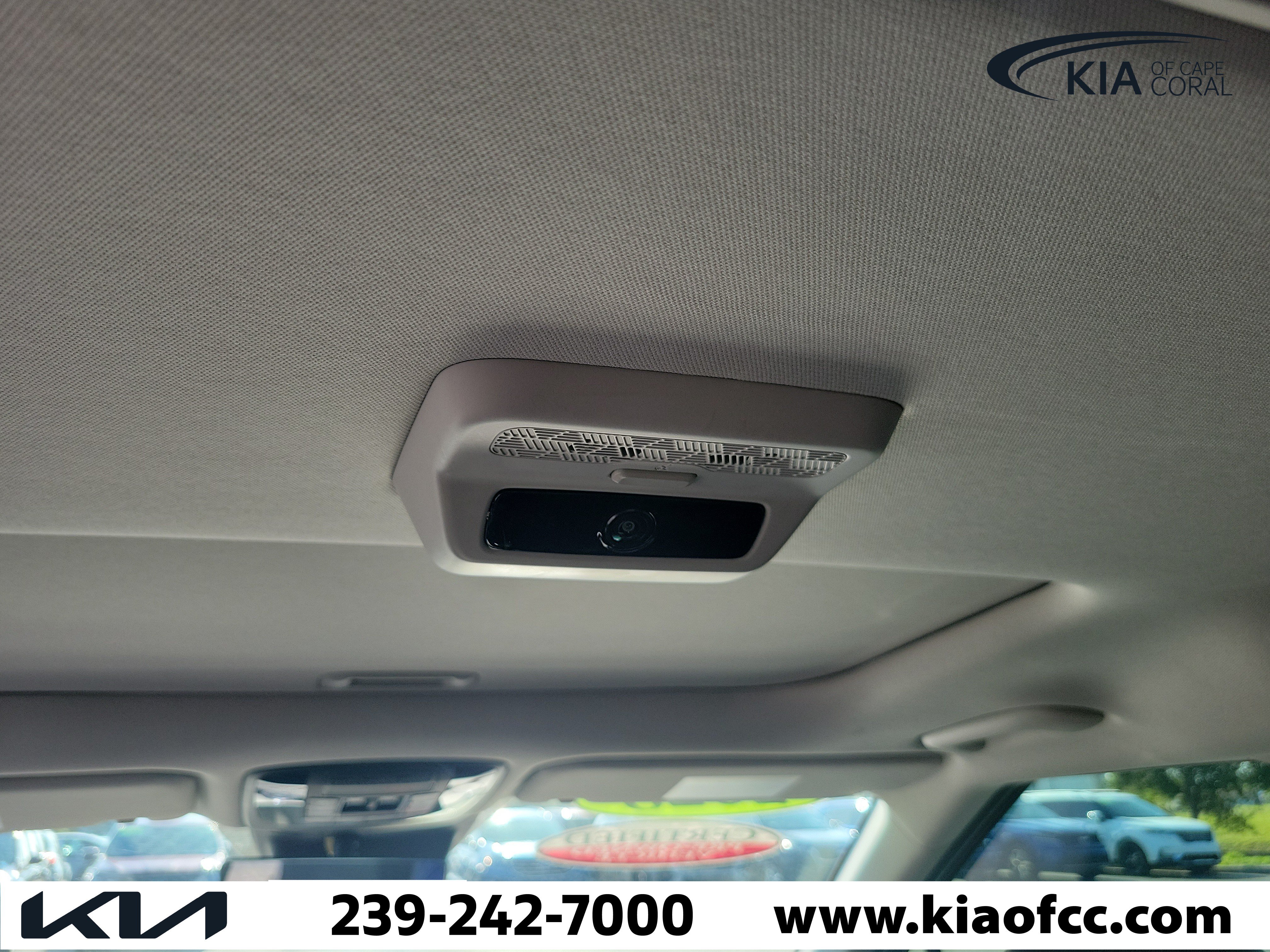 Certified 2025 Kia Carnival SX Prestige FWD image 16