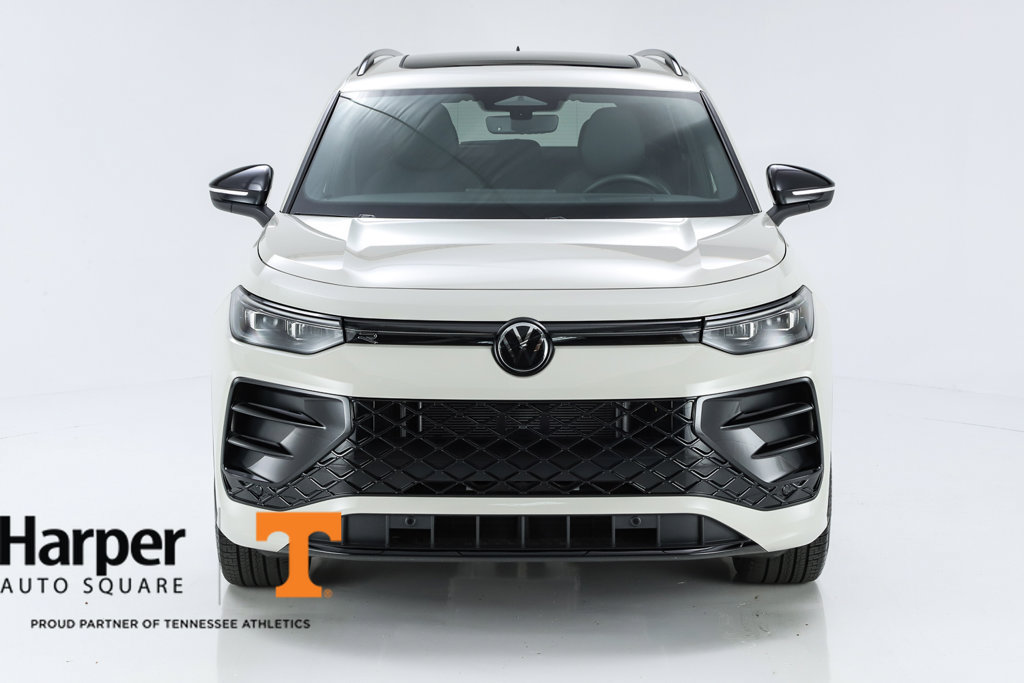 New 2025 Volkswagen Tiguan SE R-Line FWD image 16